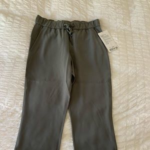 NWT Lululemon On the Fly Crop Woven